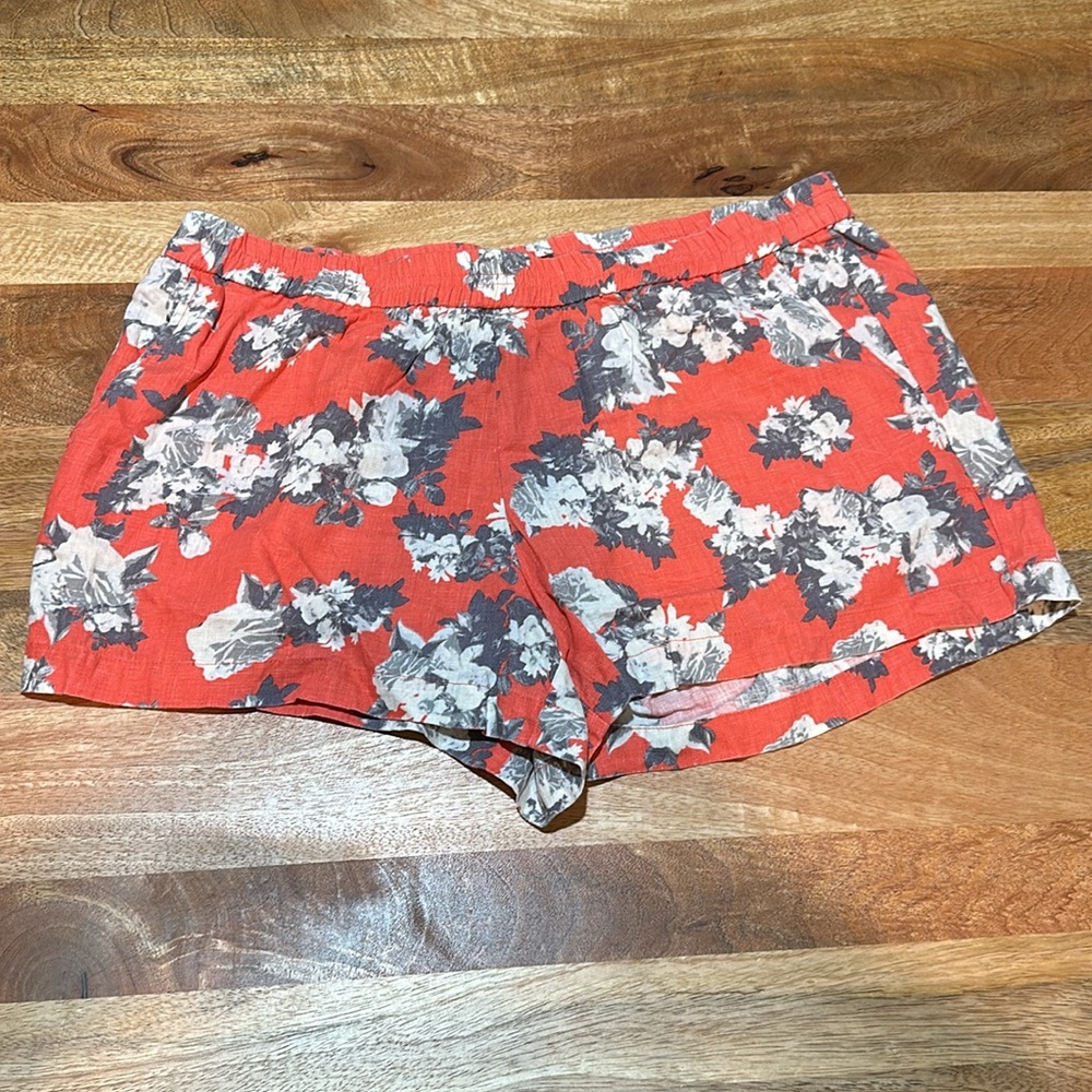 Kut from the Kloth coral floral linen shorts size 16